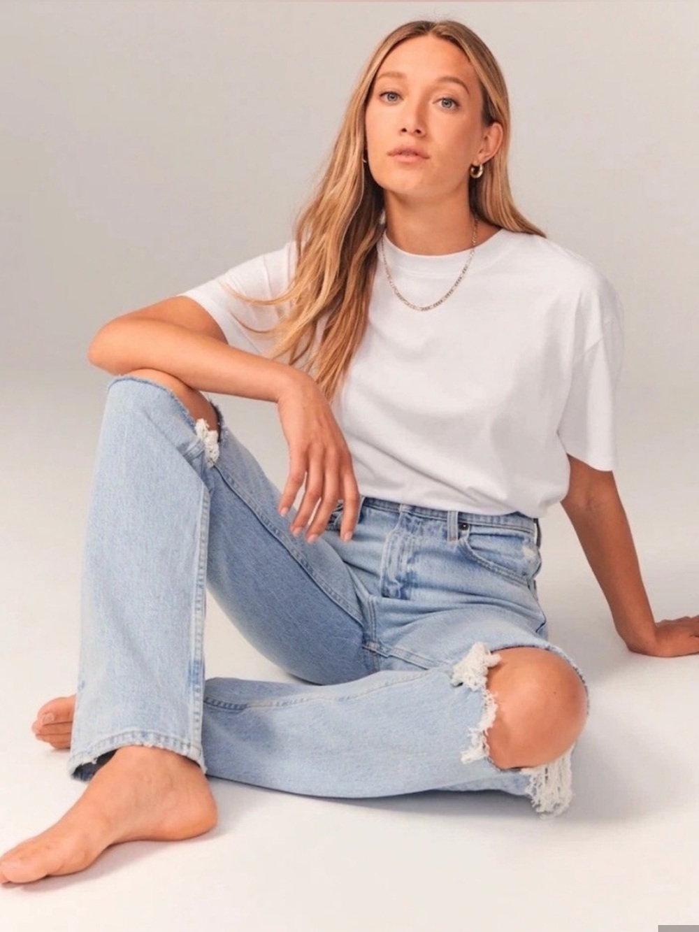 Abercrombie & Fitch The 90s Straight Ultra High Rise Distressed Jean Sz 32